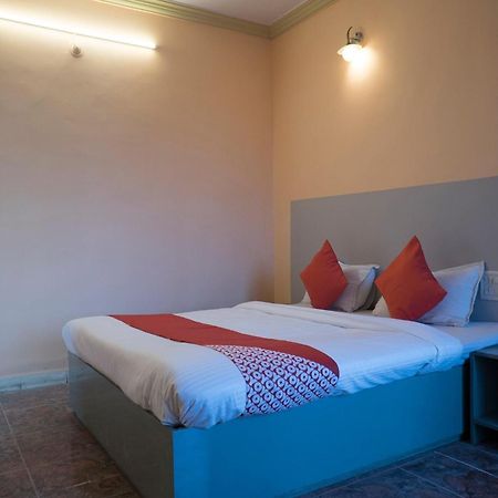 Oyo Flagship 37830 Hotel Aakar International Satara Exterior photo