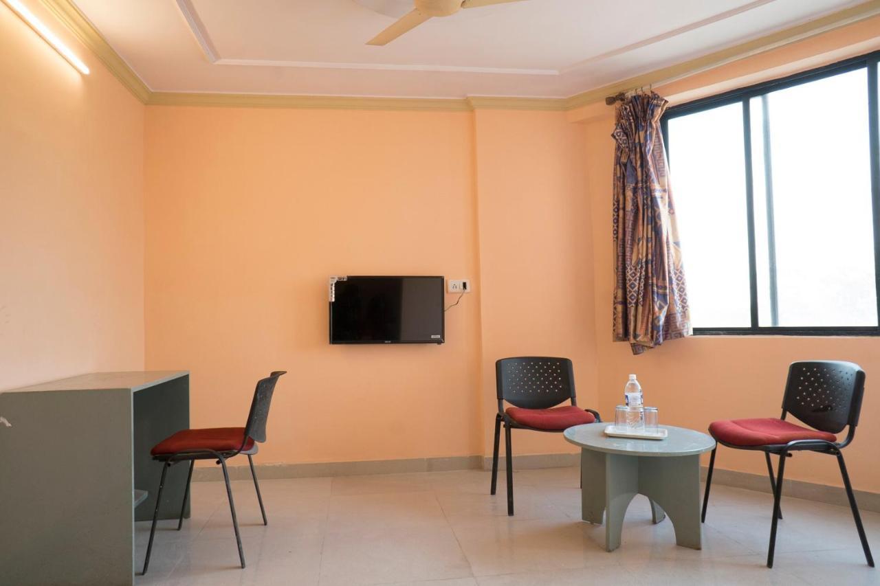 Oyo Flagship 37830 Hotel Aakar International Satara Exterior photo