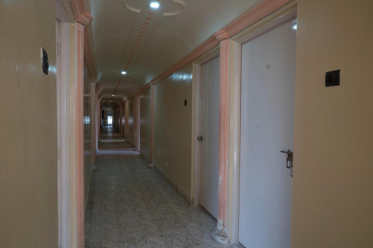 Oyo Flagship 37830 Hotel Aakar International Satara Exterior photo