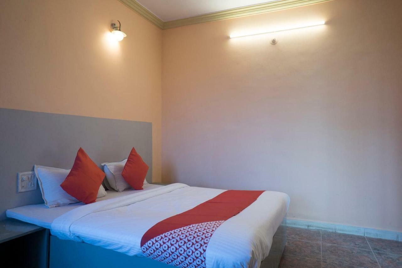 Oyo Flagship 37830 Hotel Aakar International Satara Exterior photo