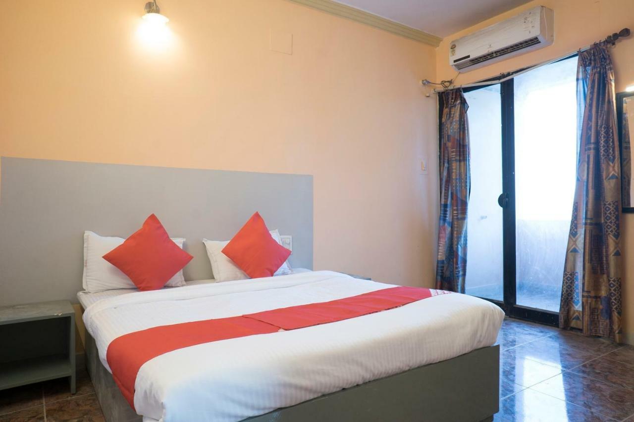 Oyo Flagship 37830 Hotel Aakar International Satara Exterior photo