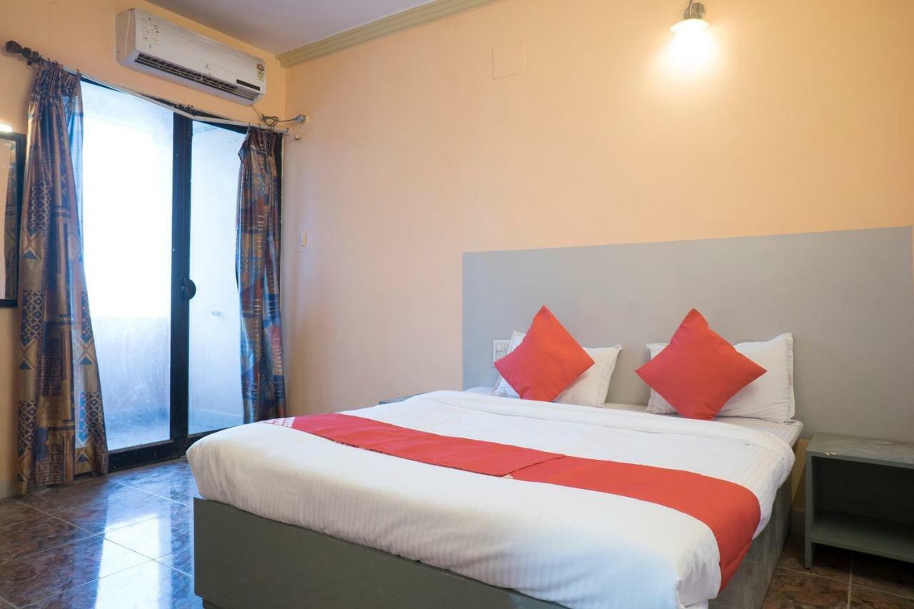 Oyo Flagship 37830 Hotel Aakar International Satara Exterior photo